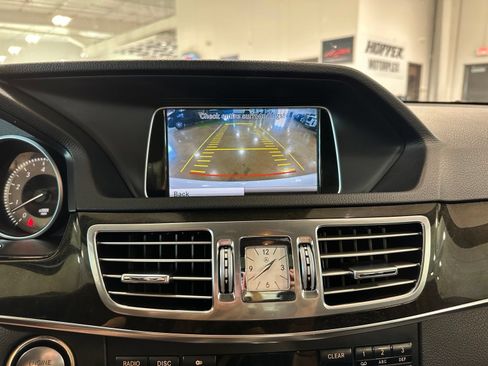 Used 2014 Mercedes-Benz E 350 Sedan image 26