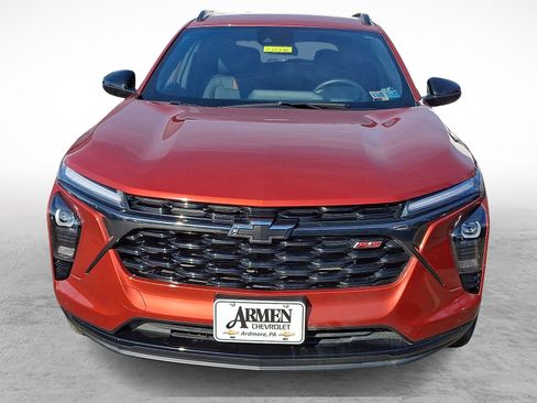 Certified 2024 Chevrolet Trax RS w/ Driver Confidence Package image 3