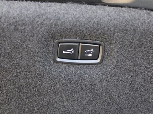 Used 2023 Porsche Taycan image 19