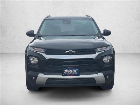 Used 2023 Chevrolet TrailBlazer LT w/ Convenience Package AWD/4WD image 2
