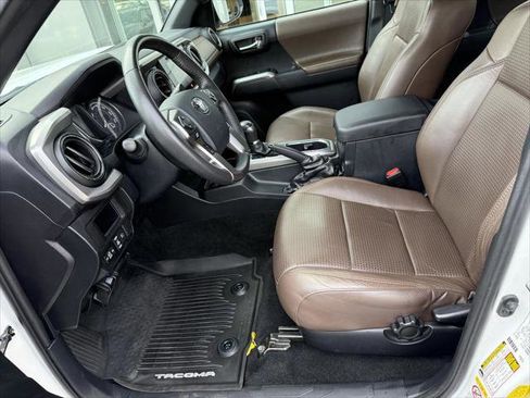 Certified 2019 Toyota Tacoma Limited AWD/4WD image 14