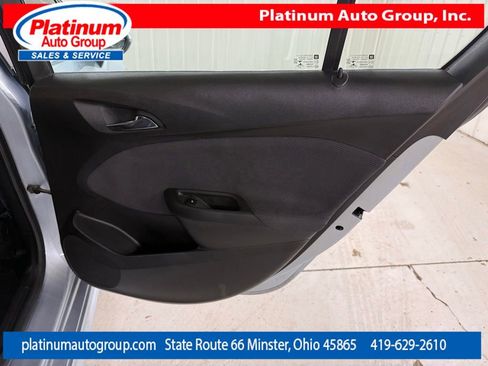Used 2017 Chevrolet Cruze LT w/ Sun And Sound Package FWD image 34