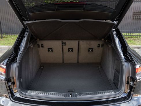 Used 2026 Porsche Macan image 28