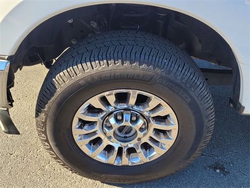 Used 2022 Ford F250 XLT w/ XLT Premium Package image 16