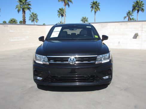 Used 2021 Volkswagen Tiguan S image 3