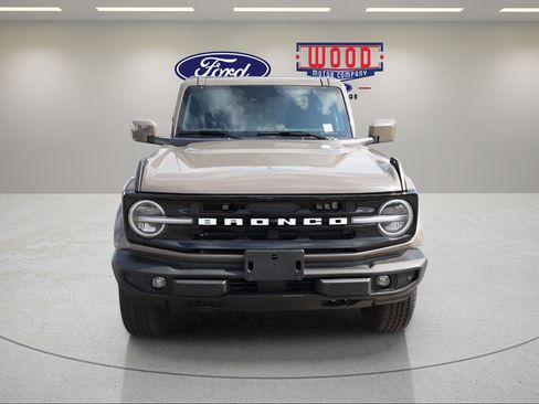 New 2026 Ford Bronco Outer Banks AWD/4WD image 9