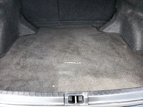 Used 2018 Toyota Corolla LE w/ Carpet Mat Package (TMS) FWD image 59
