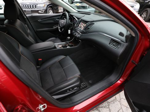 Used 2015 Chevrolet Impala LT w/ Convenience Package image 10