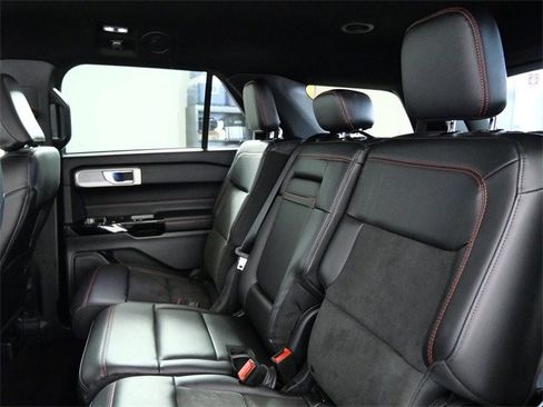 Certified 2023 Ford Explorer ST-Line image 15
