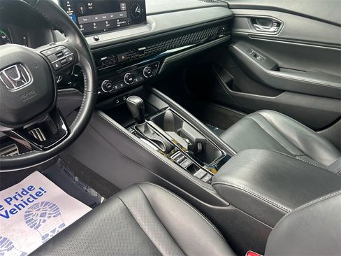 Used 2023 Honda Accord Sport image 11