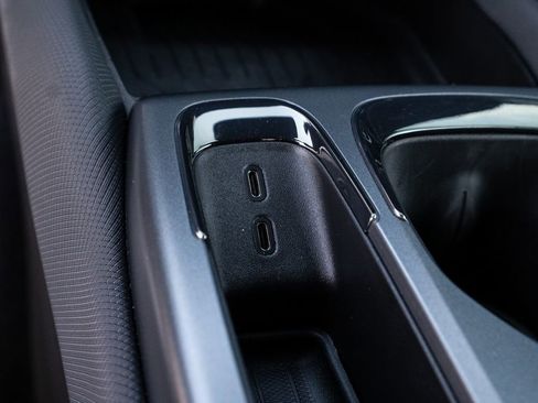 Used 2024 Chevrolet Equinox EV RS image 24