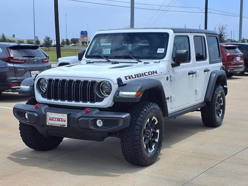 Used 2025 Jeep Wrangler Unlimited Rubicon AWD/4WD image 4