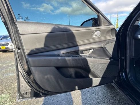 Used 2021 Hyundai Elantra SEL w/ Convenience Package image 17