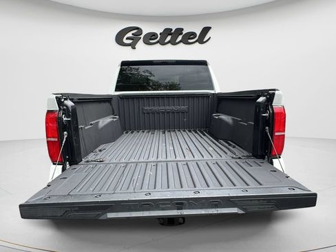 Used 2024 Toyota Tacoma SR5 AWD/4WD image 9