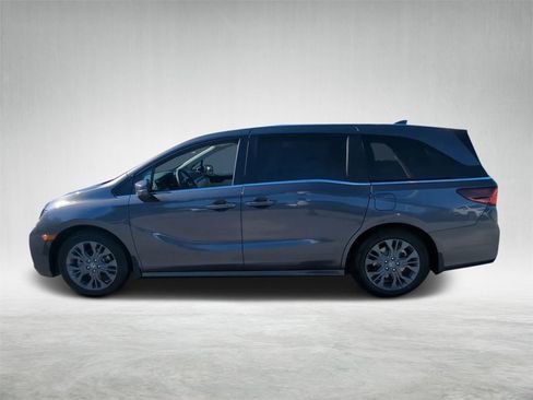 New 2026 Honda Odyssey Touring image 7