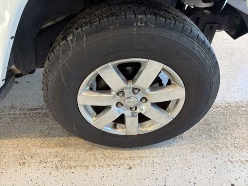 Used 2017 Jeep Wrangler Sahara image 13