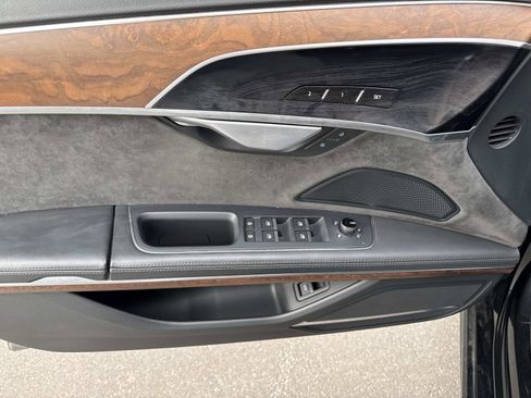 Used 2021 Audi A8 L 4.0T w/ Executive Plus Package image 18