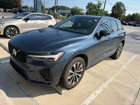 Used 2024 Volvo XC60 B5 Plus w/ Protection Package Premier AWD/4WD image 3