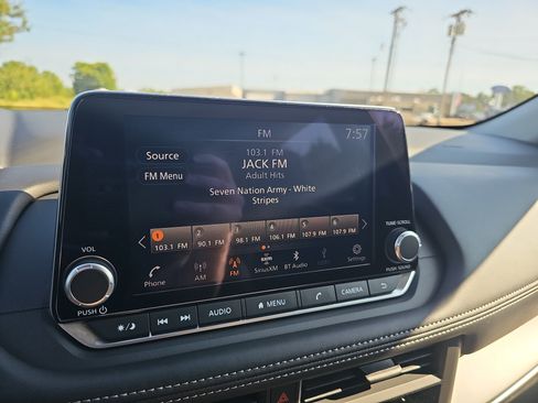 Used 2026 Nissan Rogue S FWD image 26