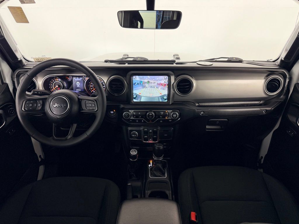 Used 2023 Jeep Gladiator Sport AWD/4WD image 12