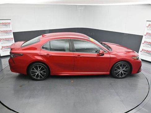 Used 2022 Toyota Camry SE image 33
