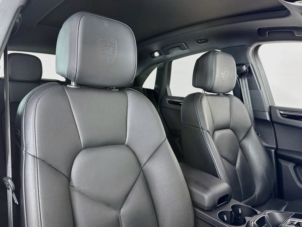 Certified 2024 Porsche Macan S AWD/4WD image 18