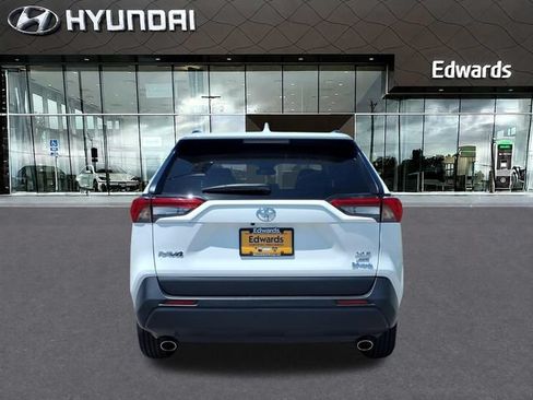 Used 2024 Toyota RAV4 XLE AWD/4WD image 8