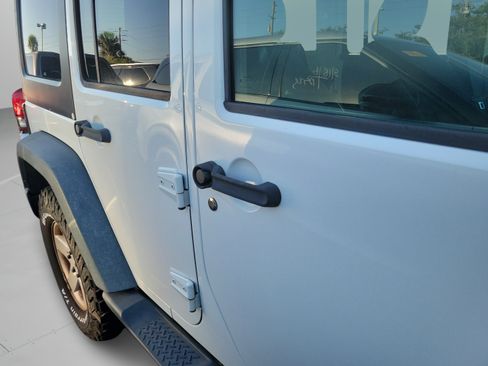 Used 2017 Jeep Wrangler Unlimited Sport w/ Quick Order Package 24S AWD/4WD image 16