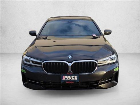 Used 2023 BMW 530e w/ Convenience Package image 2
