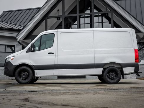 Used 2026 Mercedes-Benz Sprinter 2500 image 3