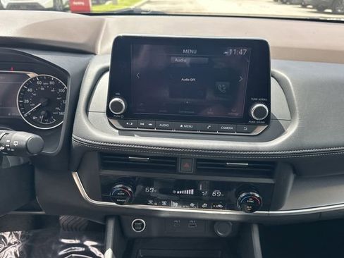 Certified 2023 Nissan Rogue SV FWD image 23