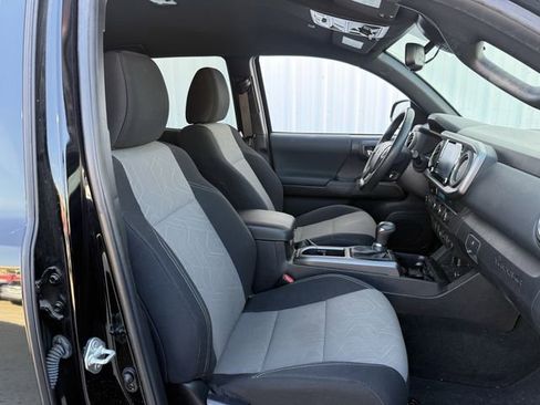 Used 2023 Toyota Tacoma TRD Off-Road w/ Technology Package image 29