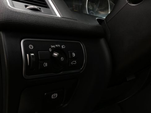 Used 2015 Volvo XC60 T5 Platinum image 24