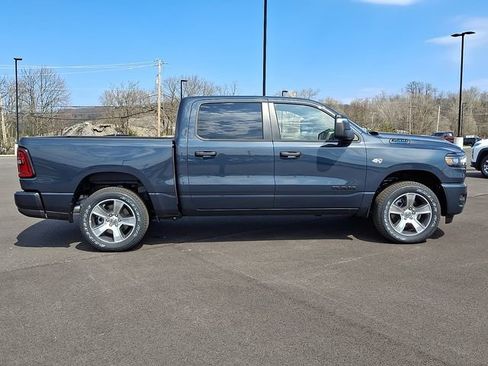 New 2026 RAM 1500 Express AWD/4WD image 11