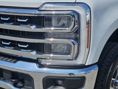 Used 2024 Ford F250 Lariat w/ FX4 Off-Road Package AWD/4WD image 8
