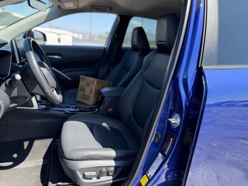 Used 2022 Toyota Corolla Cross XLE FWD image 5