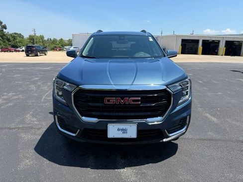 Certified 2024 GMC Terrain SLE w/ Driver Convenience Package FWD image 2