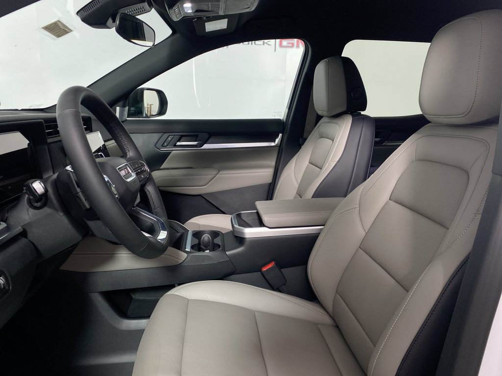 Used 2027 GMC Terrain Elevation w/ Elevation Premium Package FWD image 11