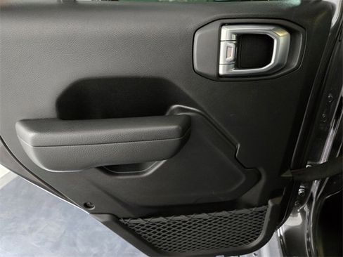 Used 2023 Jeep Wrangler Unlimited Rubicon 4xe image 18