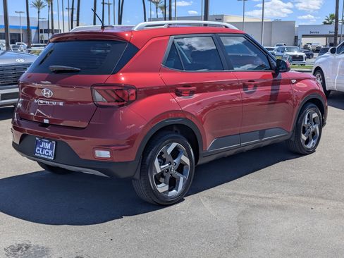 Used 2026 Hyundai Venue SEL image 2