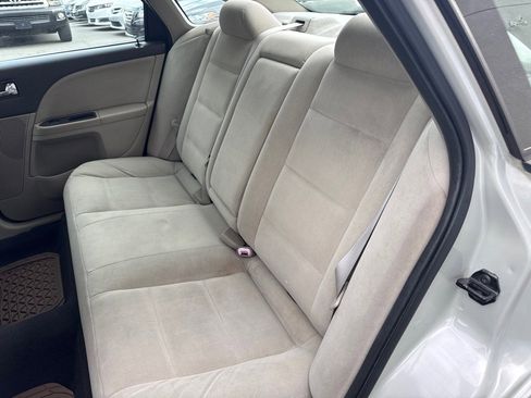 Used 2008 Ford Taurus SEL image 14