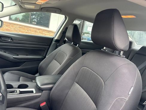 Used 2024 Nissan Altima 2.5 S FWD image 3