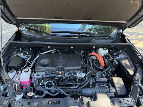 Used 2025 Toyota RAV4 LE image 25