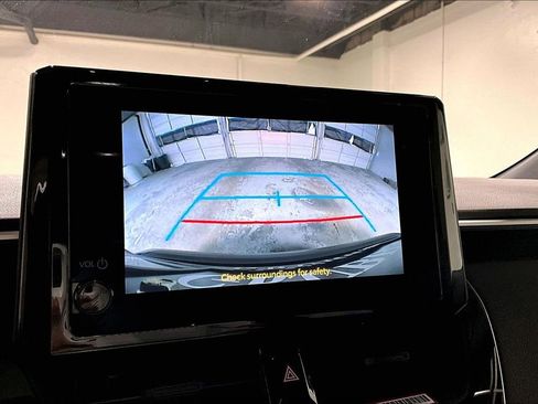 Used 2025 Toyota Corolla SE image 28