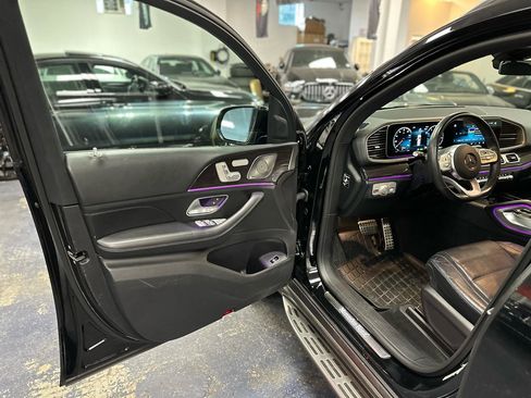 Used 2021 Mercedes-Benz GLS 580 4MATIC w/ E-Active Body Control Package image 11