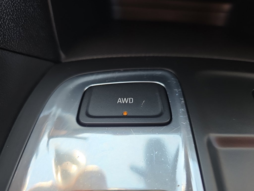 Used 2024 Chevrolet Equinox LT AWD/4WD image 40