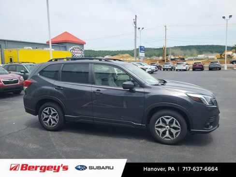 Used 2023 Subaru Forester Premium AWD/4WD image 5