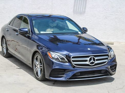 Used 2017 Mercedes-Benz E 300 4MATIC image 3