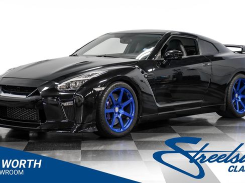 Used 2013 Nissan GT-R Premium image 1