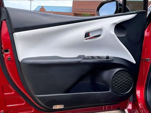 Used 2017 Toyota Prius Four FWD image 27